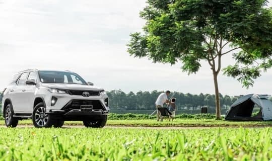 Giá giữ ly phía trước